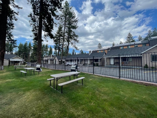 Tahoe Hacienda Inn image 4